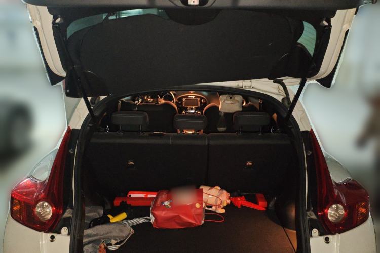 Used Infiniti ESQ 2014 1.6L Spontaneous Edition