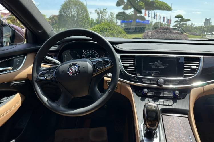 Used Buick LaCrosse 2018 28T Luxury Model
