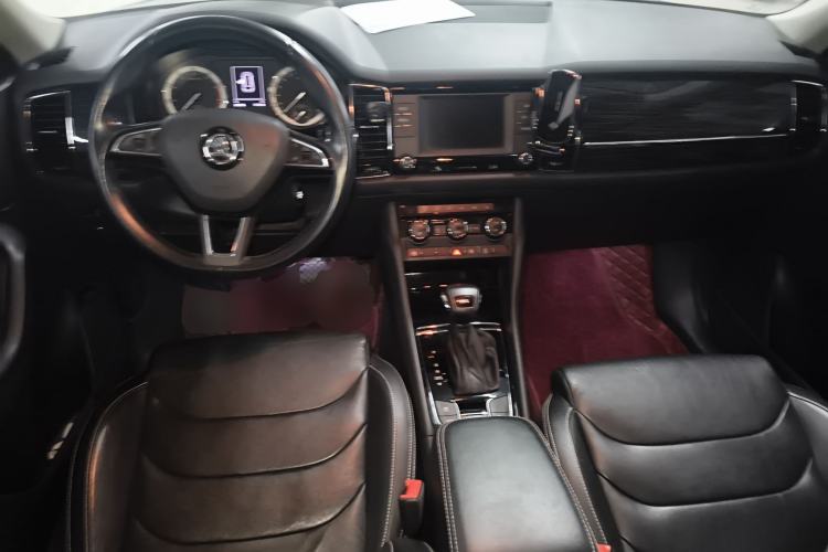 Used Skoda Kodiaq 2017 TSI330 7-Seater Two-Wheel-Drive Luxury Edition Center Console