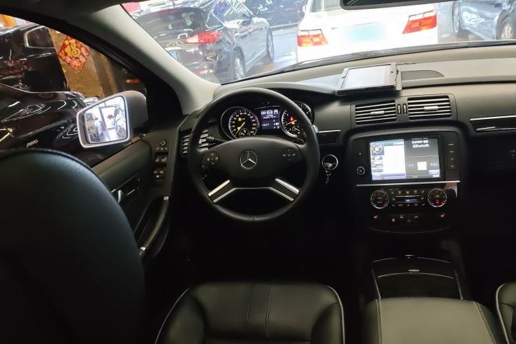 Used Mercedes-Benz R-Class 2017 R 320 4MATIC Business Edition Prestige Model
