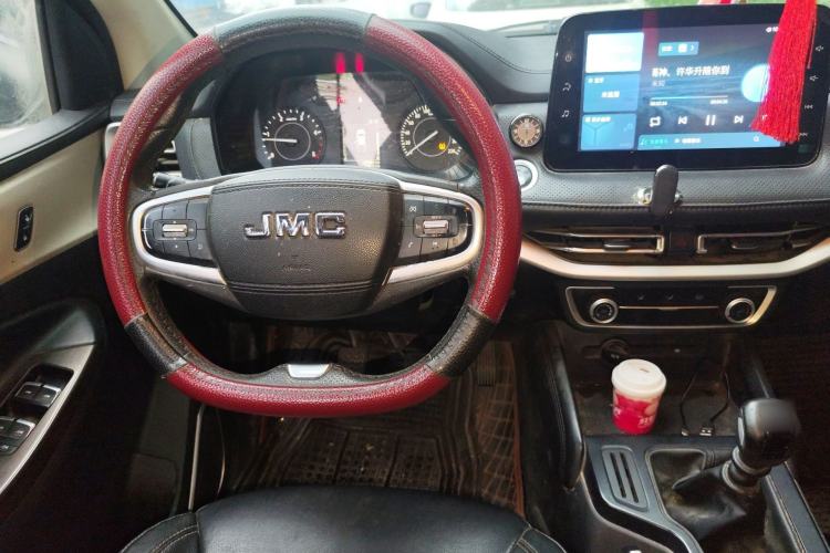 Used JMC Yuhu 7 2022 2.0T Manual Diesel Two-Wheel Drive Comfort Plus Long Wheelbase Steering Wheel