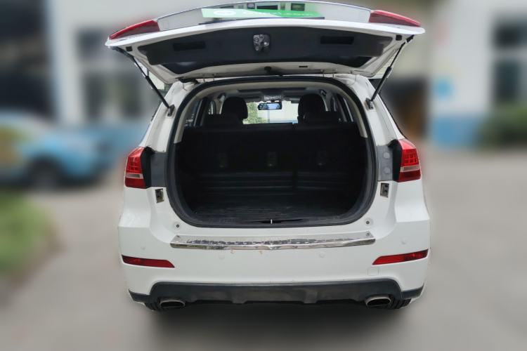 Used Haval H2 2014 1.5T Manual Two-Wheel Drive Elite Edition Trunk