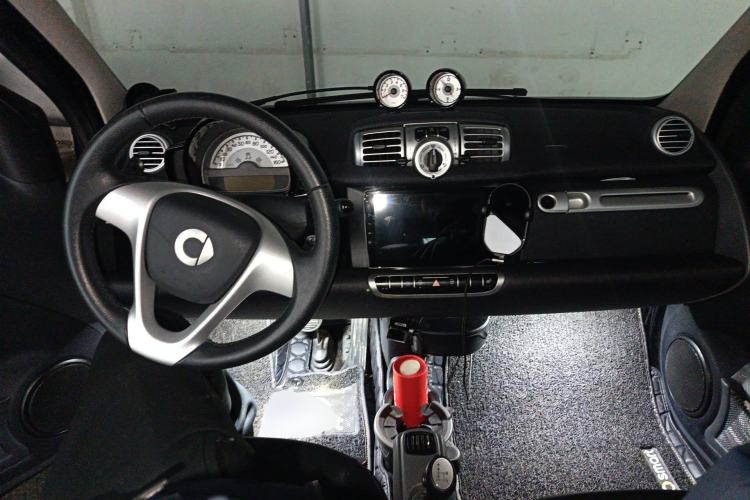 Used smart fortwo 2013 1.0T Hardtop Passion Edition Center Console