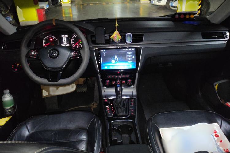 Used Volkswagen Passat 2017 330TSI DSG Luxury Edition Interior 2