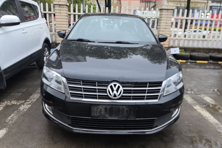 Used Volkswagen Lavida 2013 Restyled Classic 1.6L Manual Comfort Edition Front