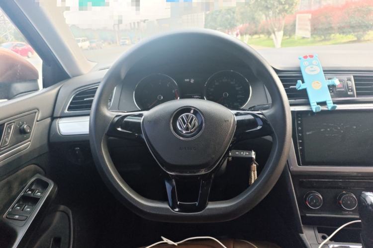 Used Volkswagen Lamando 2015 230TSI DSG Fashion Edition