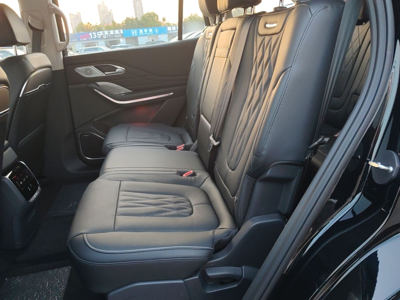 Hongqi HS7 PHEV 2024 2.0T PHEV Four-Wheel Drive Flagship Edition 7 Seats — снимка 20