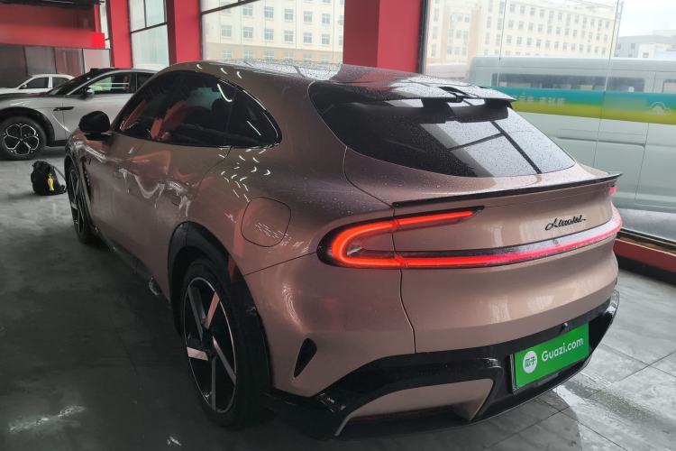 Used Xiaomi Auto YU7 2025 Ultra-Long Range High-Performance All-Wheel-Drive Max Edition Exterior 2