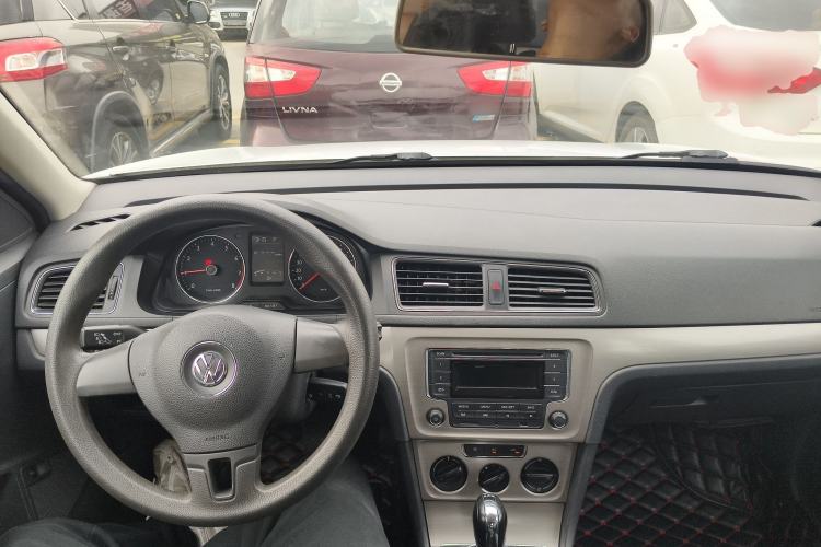 Used Volkswagen Lavida 2013 Revised Version 1.4 TSI DSG Comfort Edition Center Console