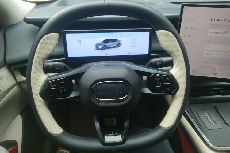 Used Lynk & Co 07 2024 EM-P 126 Long-Range Halo
