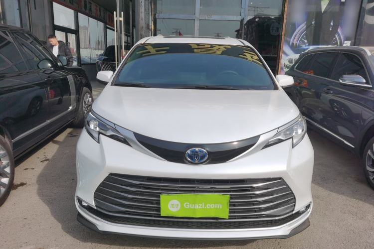 Used Toyota Sienna 2021 2.5L Hybrid Premium Edition

