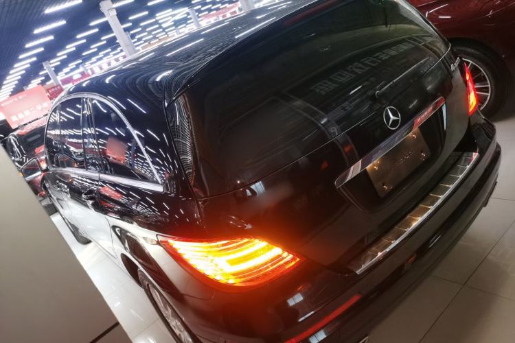 Used Mercedes-Benz R-Class 2017 R 320 4MATIC Business Edition Prestige Model Exterior 2