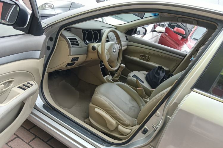 Used Nissan Sylphy 2012 Classic 1.6XE Manual Comfort Edition Driver Seat