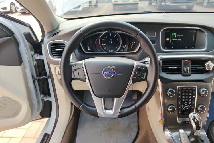 Used Volvo V40 2016 T3 Zhiyi Edition Steering Wheel