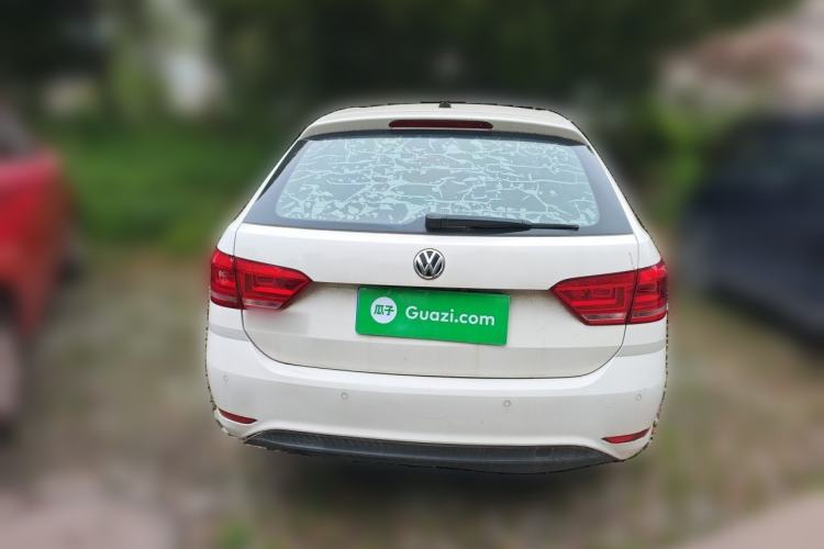 Used Volkswagen Gran Lavida 2015 1.6L Automatic Fashion Edition
