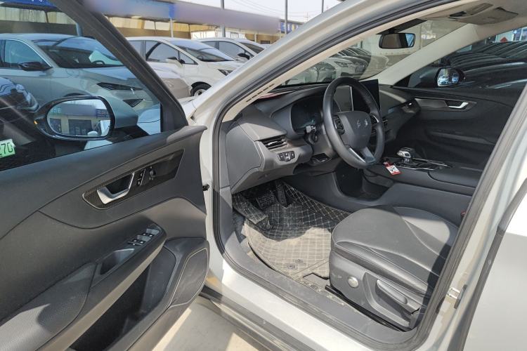 Used Hongqi E-QM5 2022 431 km Charge & Enjoy Edition Driver Seat