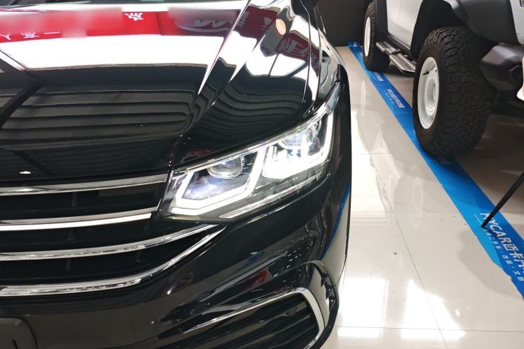 Used Volkswagen Tiguan L 2023 Facelift 380TSI Automatic All-Wheel Drive R-Line Flagship 7-Seater