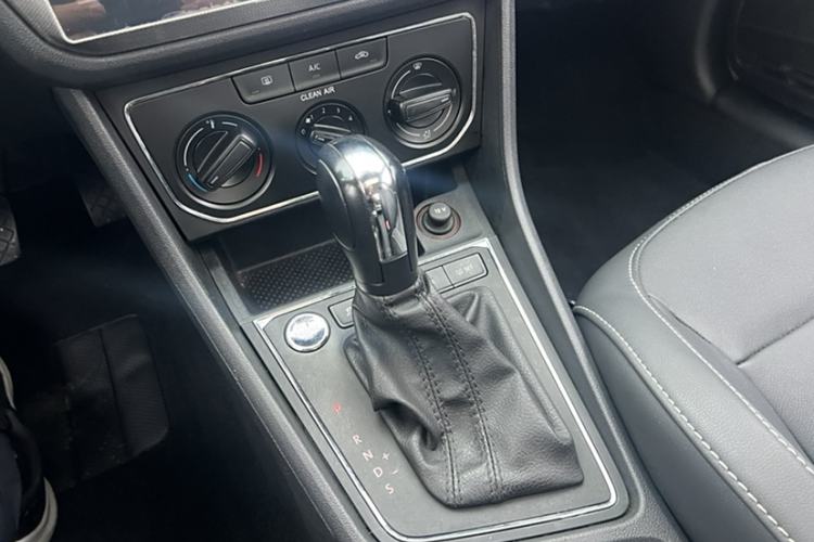 Used Volkswagen Lavida 2017 1.6L Automatic Comfort Edition