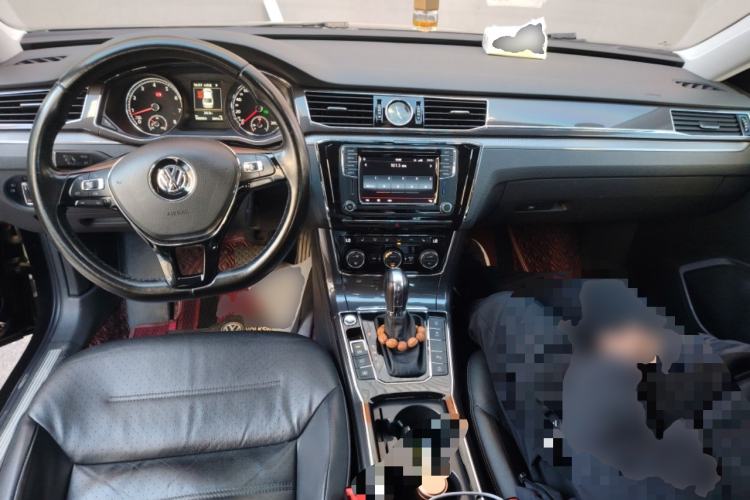 Used Volkswagen Passat 2016 330TSI DSG Prestige Edition Center Console