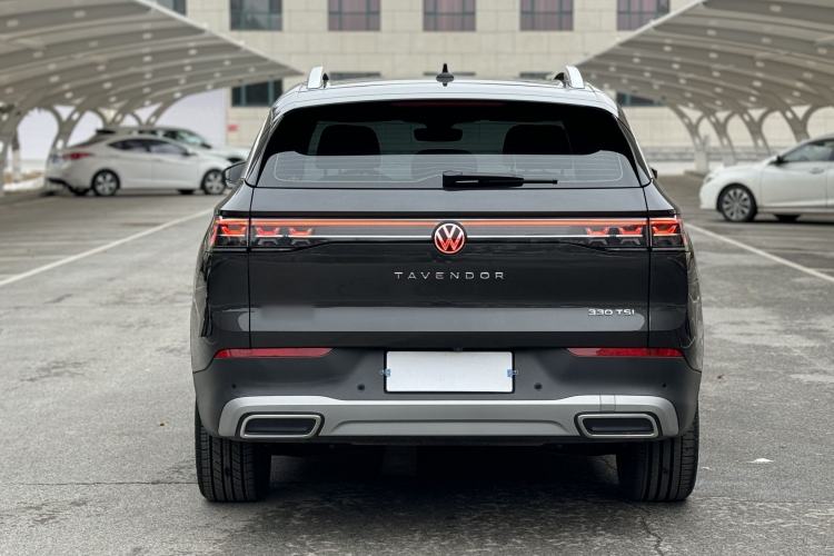 Used Volkswagen Tavendor 2024 330TSI Luxury Touring Edition
