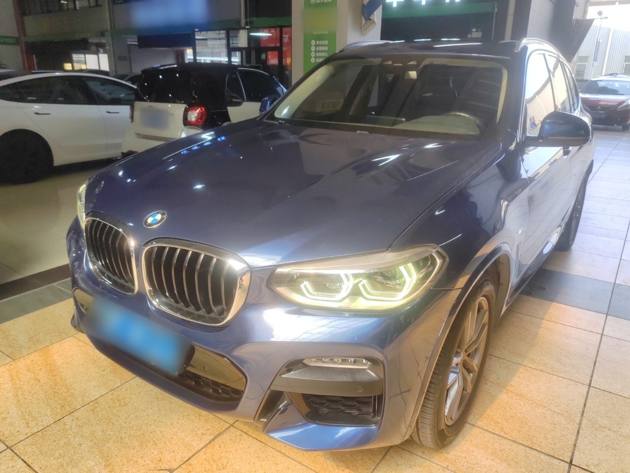 Под передней частью автомобиля