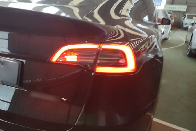 Used Tesla Model Y 2021 Long-Range All-Wheel-Drive Version Exterior 3