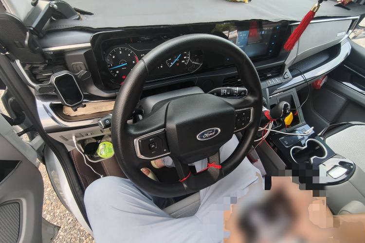 Used Ford Transit 2023 2.0T Diesel Manual Commercial & Travel Version Mid-axle Low-roof Design 7/8/9-Seater
