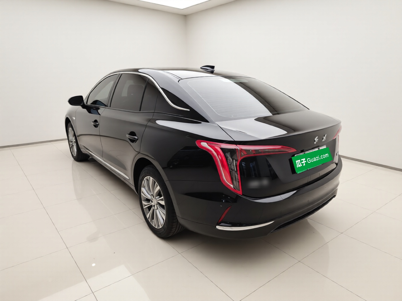 Hongqi E-QM5 2024 610 km PLUS — снимка 4
