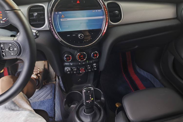 Used MINI MINI 2022 1.5T COOPER Classic Edition Five-Door Version