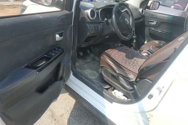 Used SWM X3 2021 1.5L Manual Comfort Version 7 Seats Driver Seat