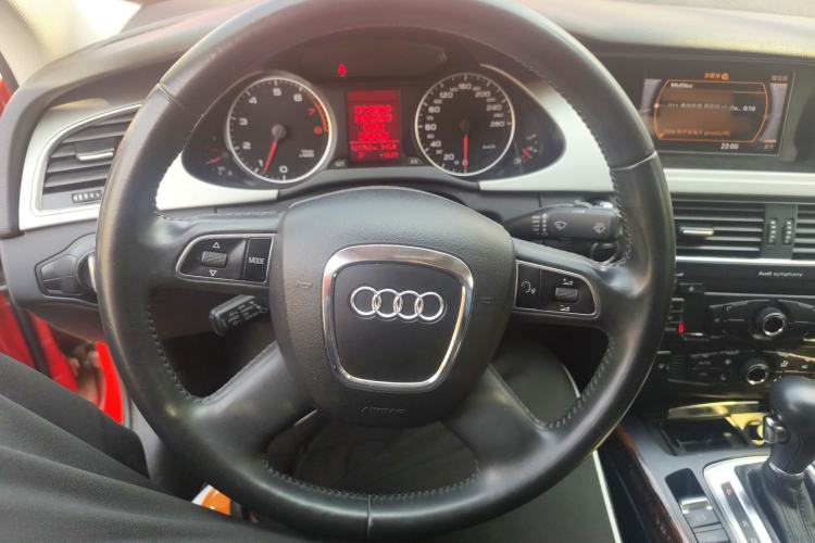 Used Audi A4L 2012 2.0 TFSI automatic Comfort trim level