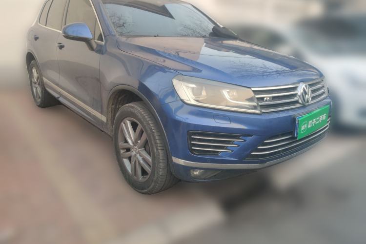 Used Volkswagen Touareg 2016 3.0 TSI High-End Version Front Right 45 Deg