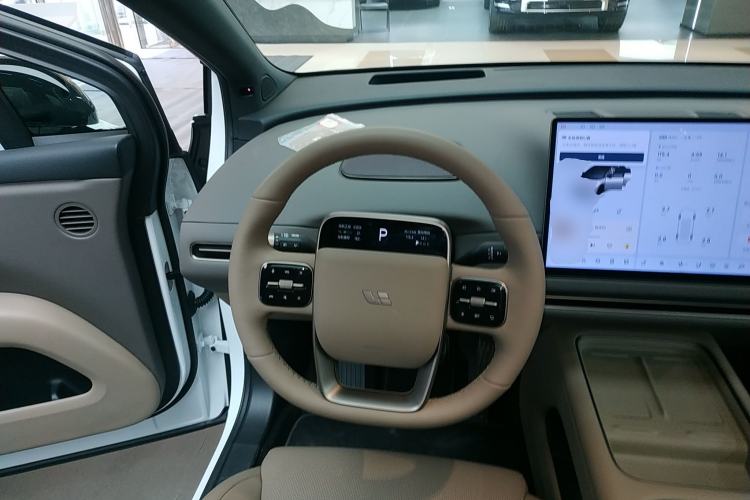 Used Li Auto i6 2025 Model Two-Wheel-Drive Standard Type Steering Wheel