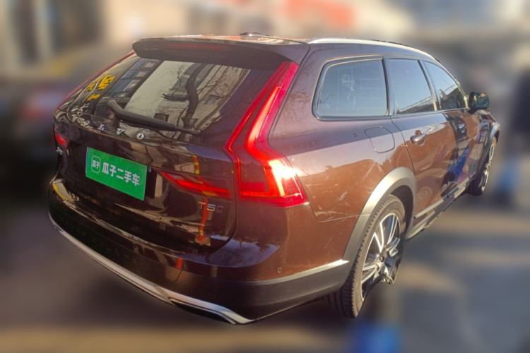 Used Volvo V90 2017 Cross Country T5 AWD Prestige Edition
