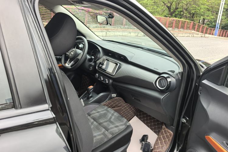 Used Nissan Kicks 2020 1.5L XL CVT Cool Enjoyment Edition Interior 5