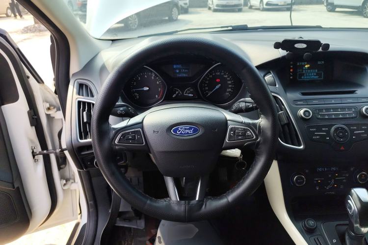 Used Ford Focus 2015 Hatchback 1.6L Automatic Fashion Edition