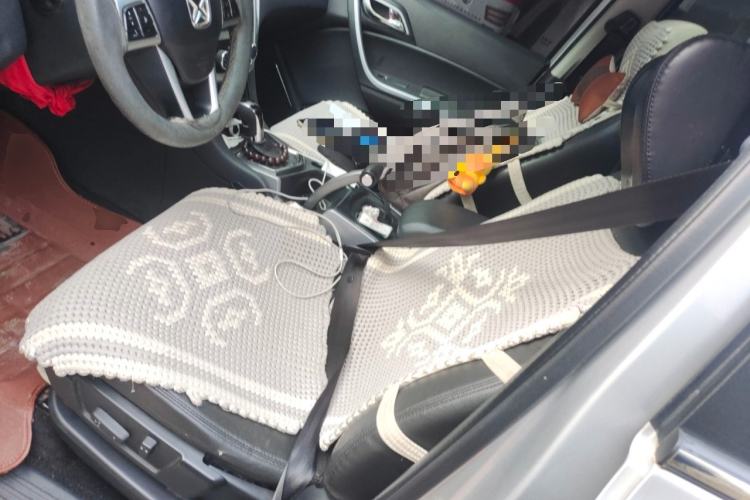 Used JMC Yusheng S350 2014 2.4T Automatic 4x4 Diesel Luxury Version with Sunroof 5 Seats