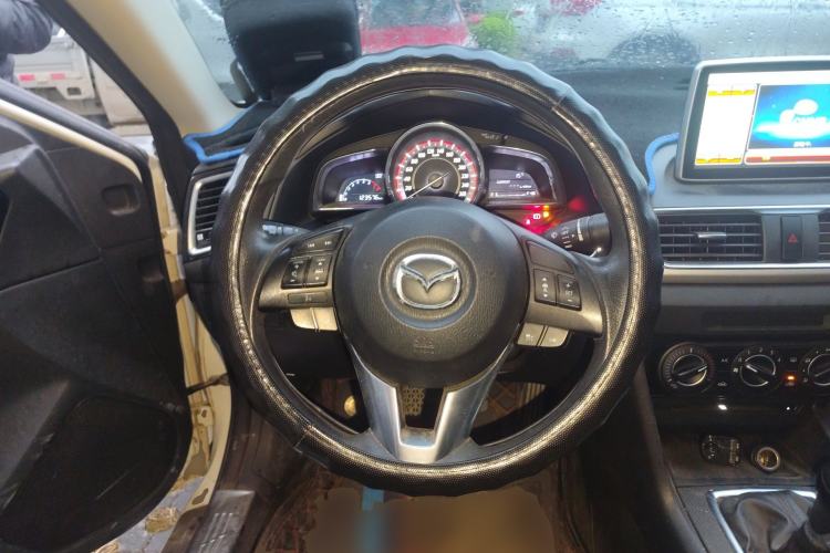 Used Mazda 3 Axela 2014 Sedan 1.5L Manual Comfort Model Steering Wheel