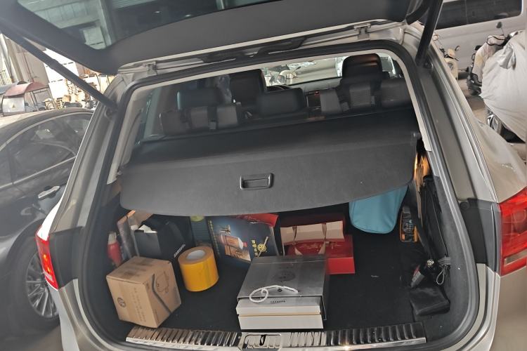 Used Volkswagen Touareg 2011 3.0 TSI Hybrid Trunk