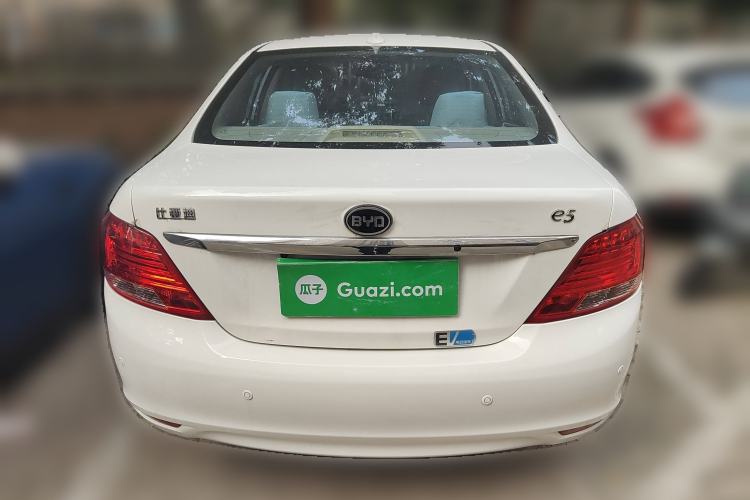 Used BYD e5 2017 300 Prestige Edition
