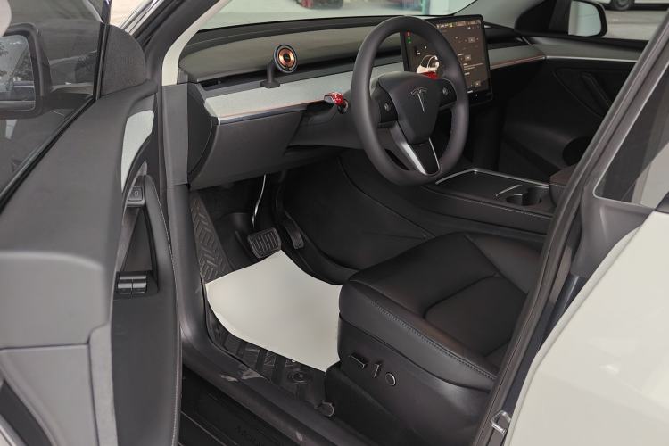 Used Tesla Model Y 2024 Long-Range All-Wheel-Drive Version