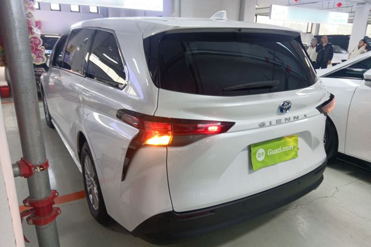 Used Toyota SIENNA 2021 2.5L Hybrid Comfort Edition Exterior 2