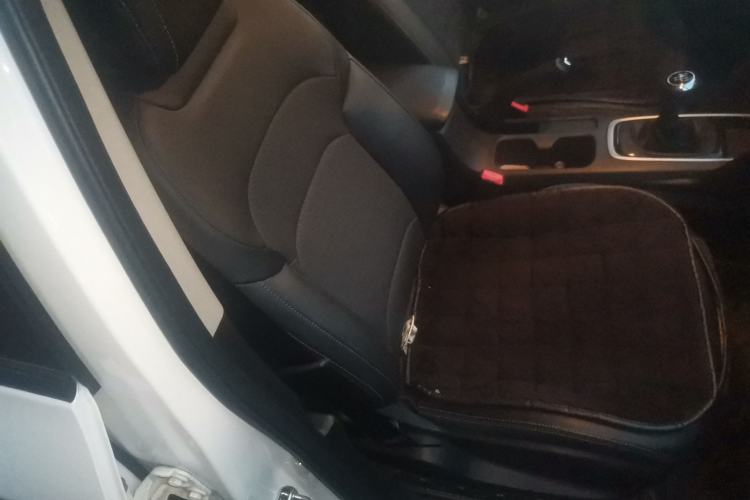 Used Chevrolet Cavalier 2018 320 Manual Xinyue Edition Right Front Seat