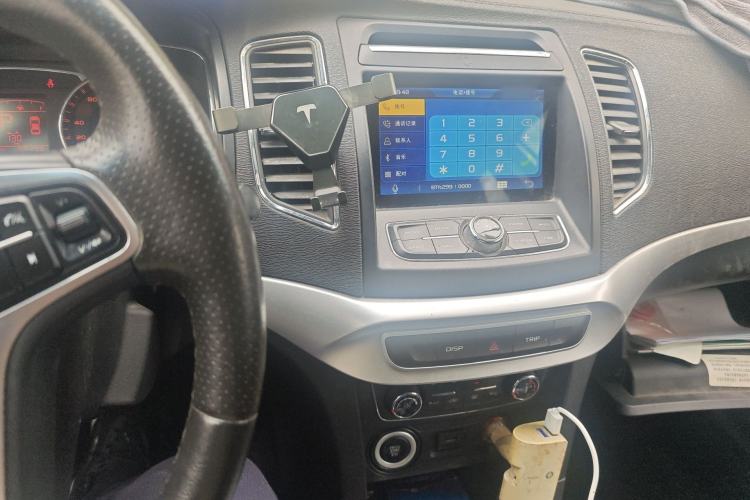 Used Geely Auto Vision 2016 1.5L Automatic Happiness Edition Audio And AC Panel