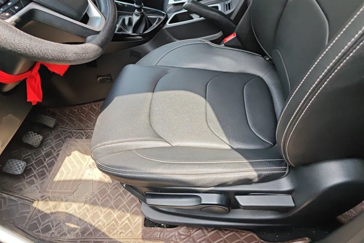 Used Baojun 530 2021 Global Car Anniversary Edition 1.5T Manual Luxury Model 5 Seats Left Front Seat