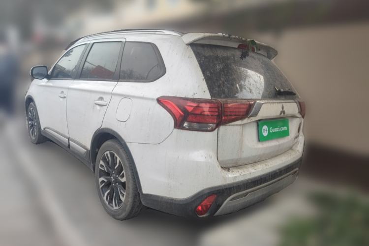 Used Mitsubishi Outlander 2019 2.0L Two-Wheel Drive Comfort Edition 5 Seats China V Standard