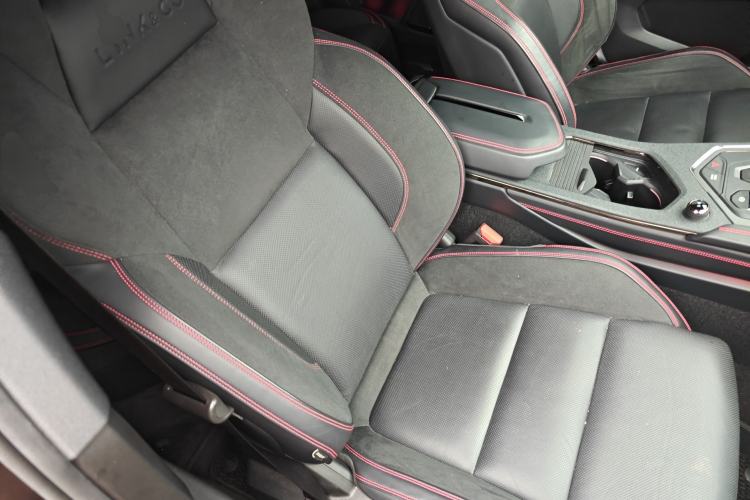 Used Lynk & Co 05 2020 2.0TD Four-Wheel Drive HypeHalo Right Front Seat