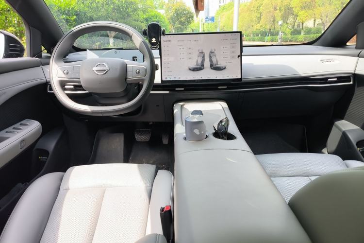 Used Nissan N7 2025 510 Pro Center Console