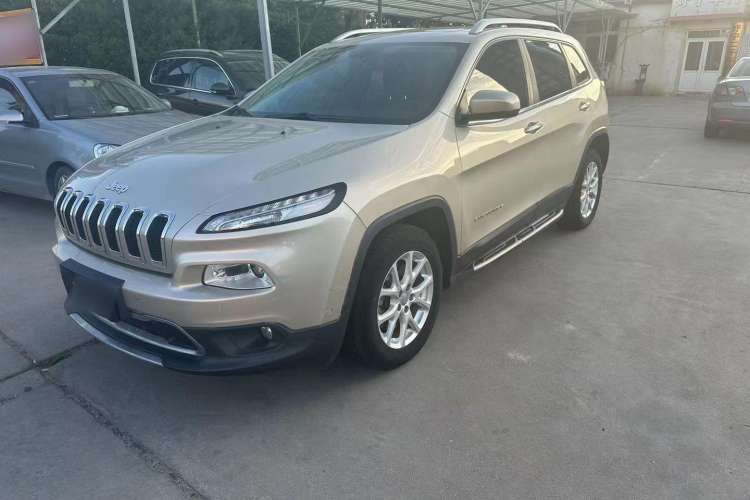 Used Jeep Cherokee 2016 2.0L Smart Version