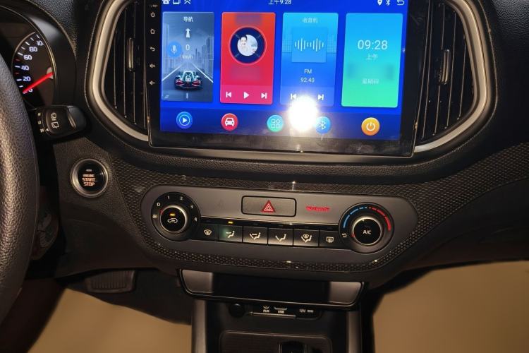 Used Kia KX3 2015 1.6L Automatic Two-Wheel Drive DLX Interior 8